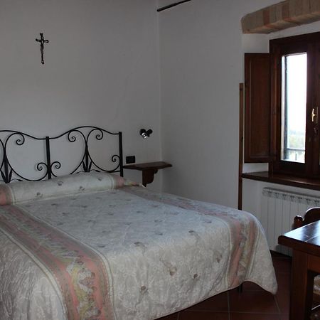 Agriturismo La Ginestrella Civitella D'Arna Ruang foto