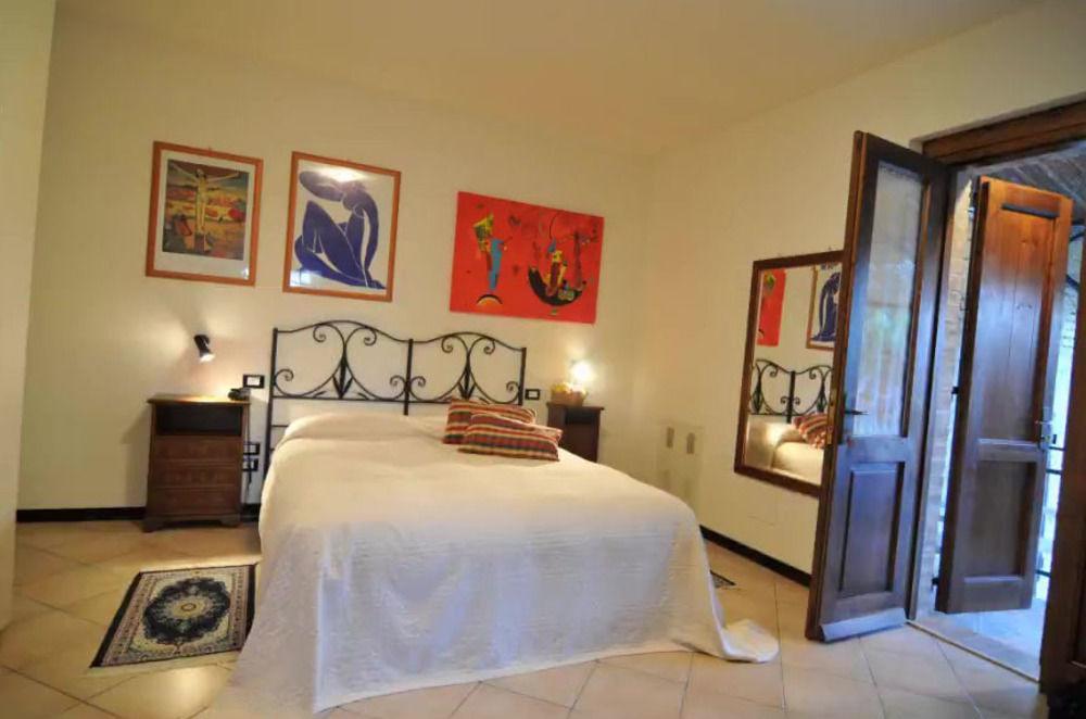 Agriturismo La Ginestrella Civitella D'Arna Bagian luar foto