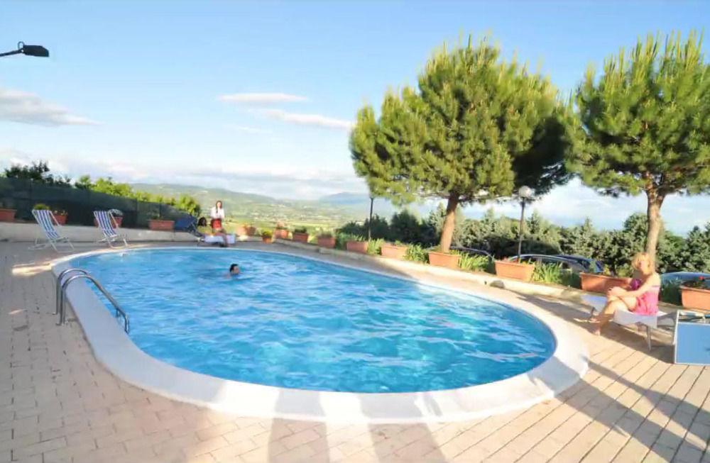 Agriturismo La Ginestrella Civitella D'Arna Bagian luar foto