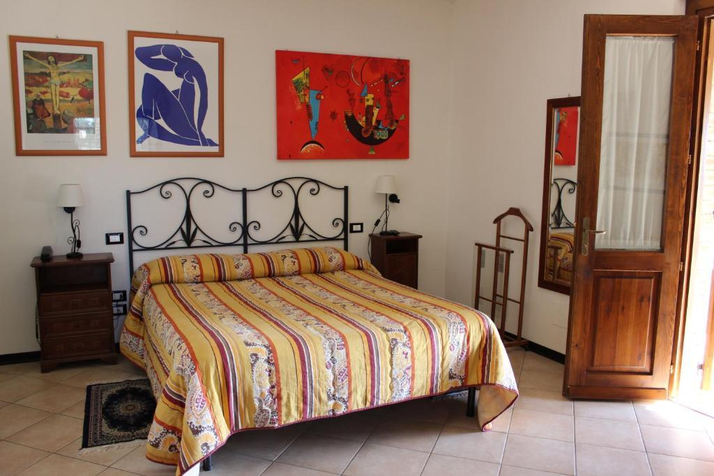 Agriturismo La Ginestrella Civitella D'Arna Ruang foto