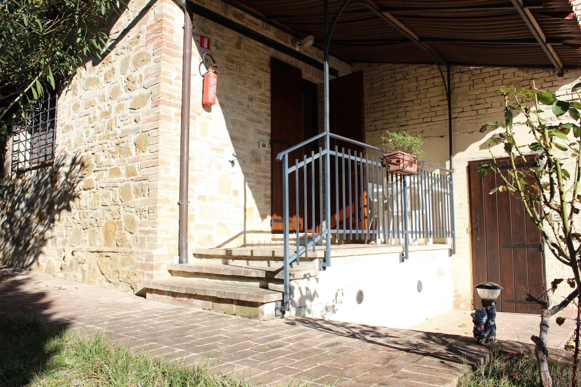 Agriturismo La Ginestrella Civitella D'Arna Bagian luar foto