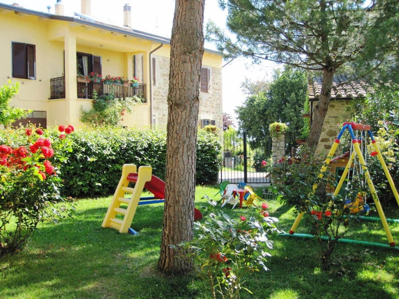 Agriturismo La Ginestrella Civitella D'Arna Bagian luar foto